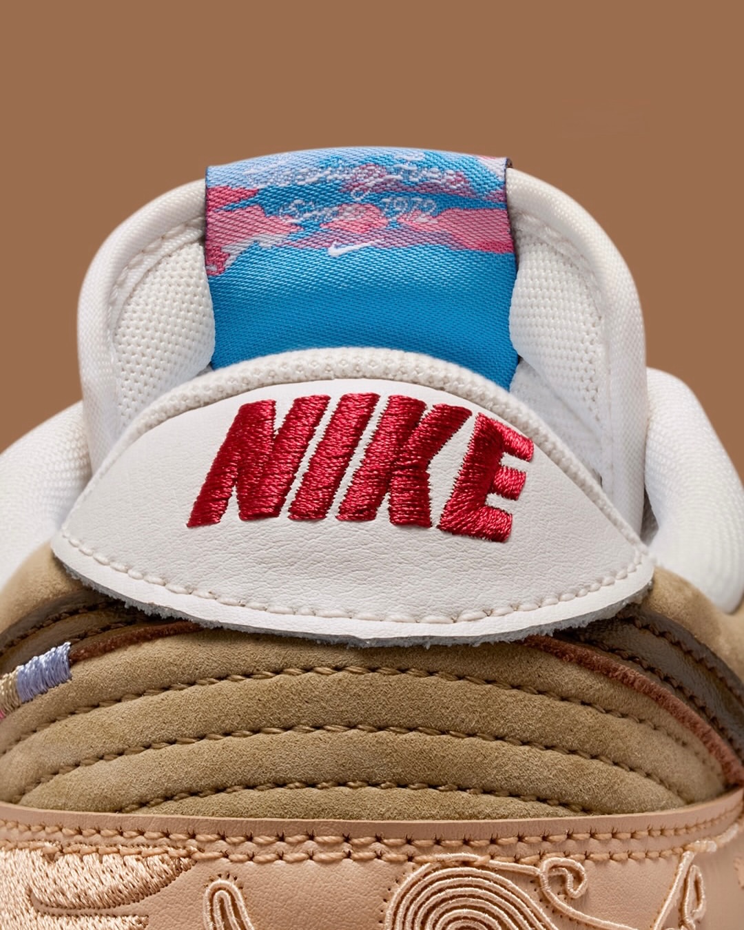Nike SB Dunk Low SE "LNY" Patterned low Sneakers - Image 5