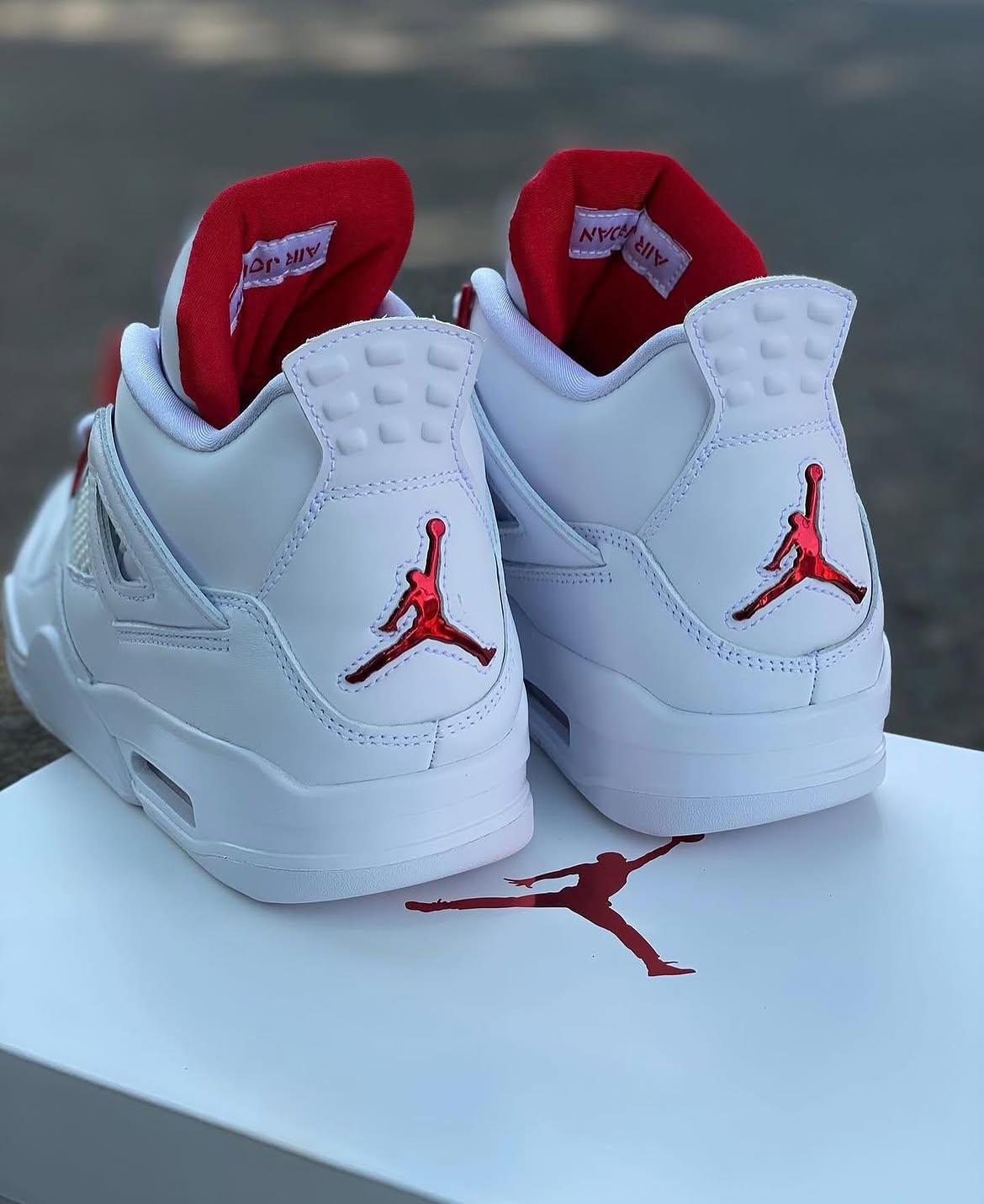 Nike Air Retro 4 Red Metallic Sneaker For Men's - Image 2