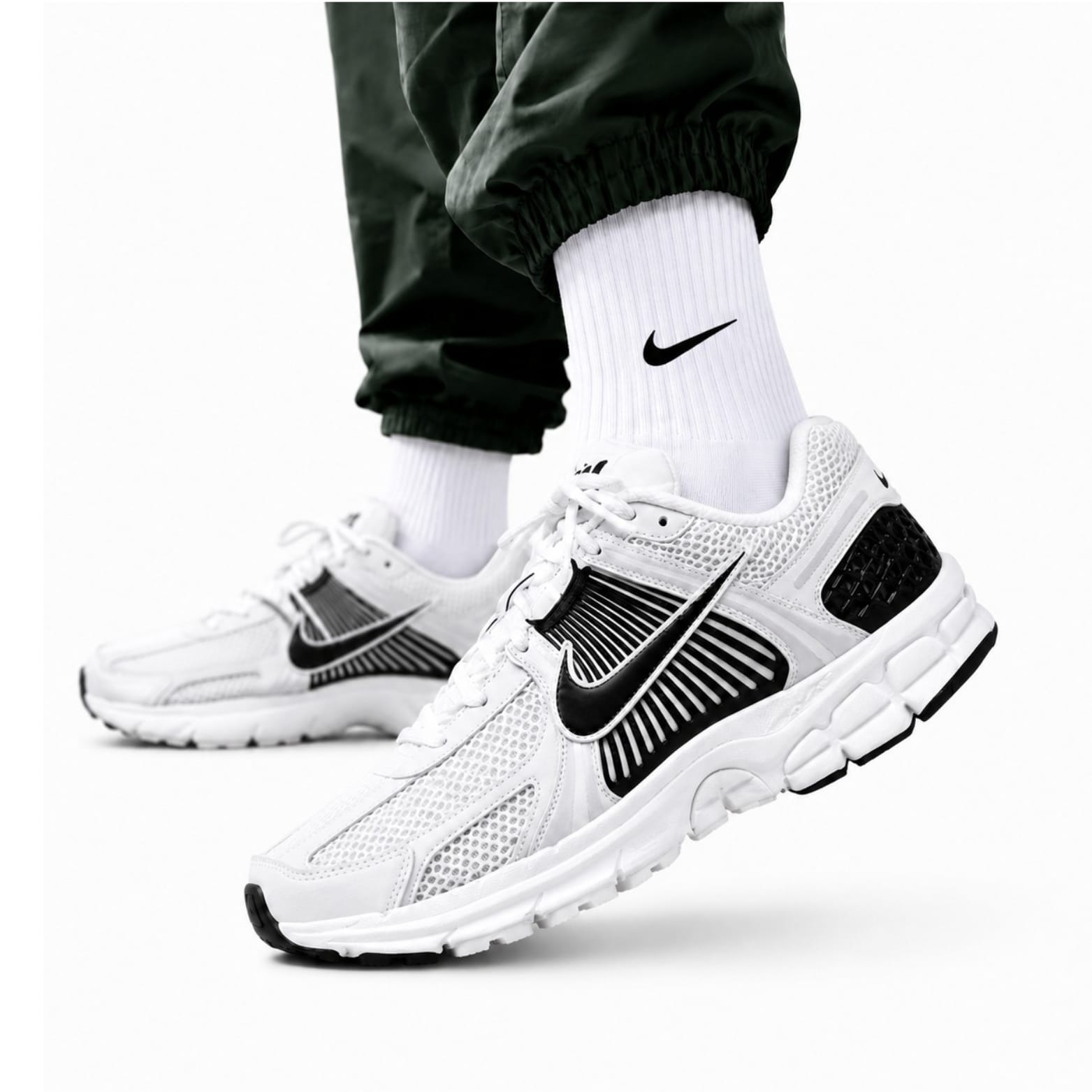 Nike Zoom Vomero 5 White-Black Men's Shoes