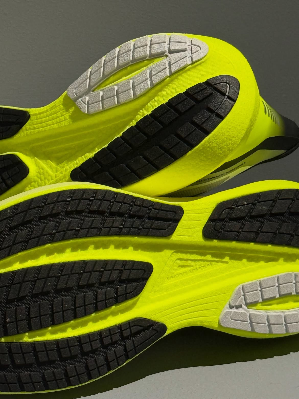 Under Armour velociti Distance Titanium Yellow Grey Running Shoes - Image 5