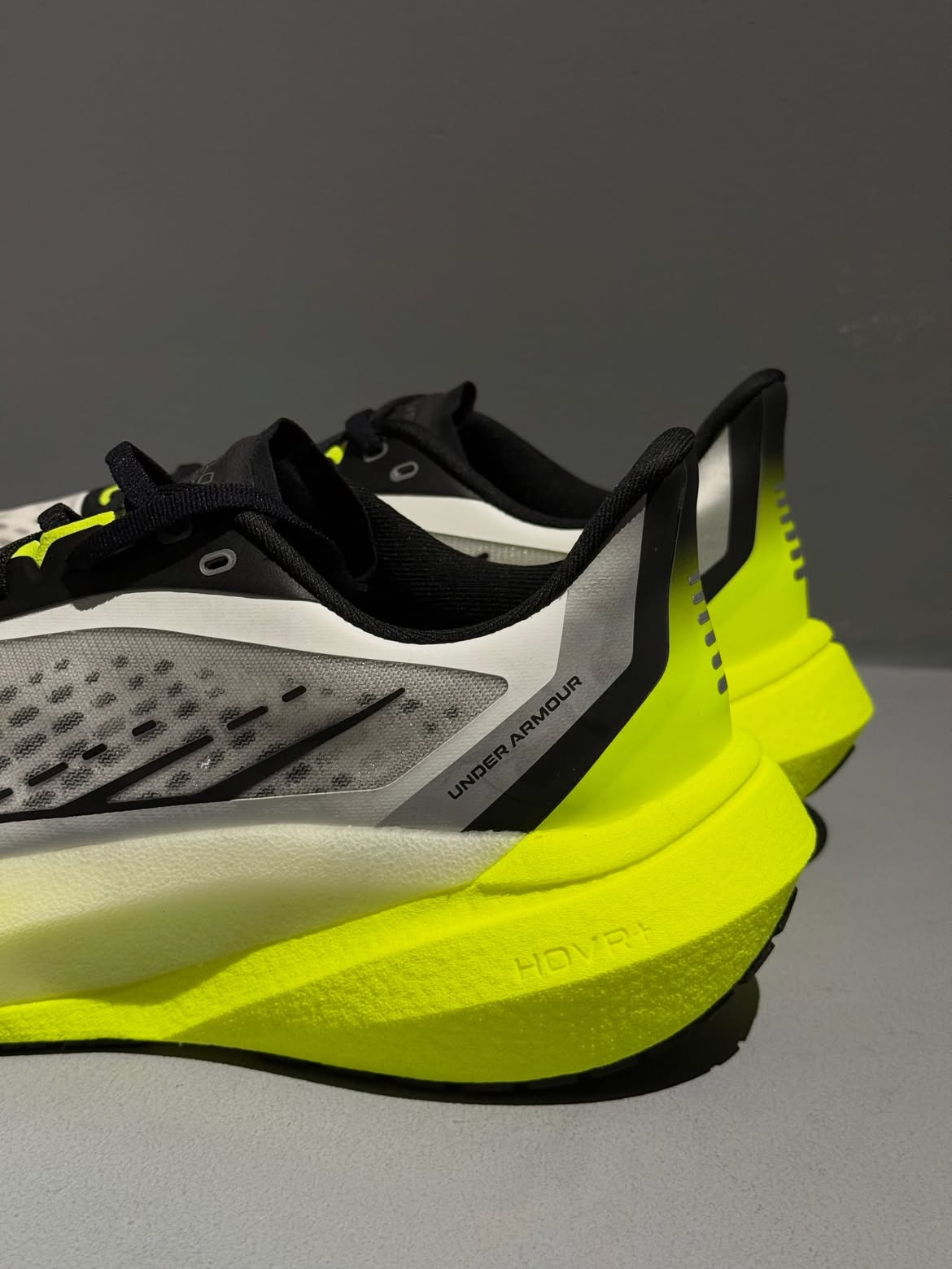 Under Armour velociti Distance Titanium Yellow Grey Running Shoes - Image 3