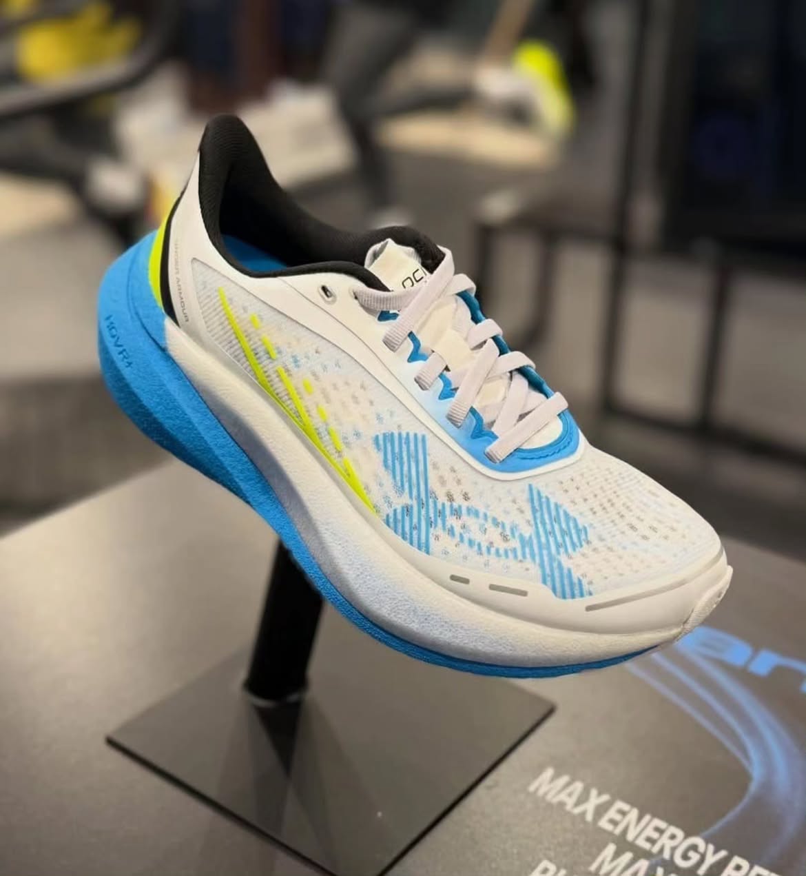 Under Armour Velociti Distance Off-White Blue Running shoes - Image 4