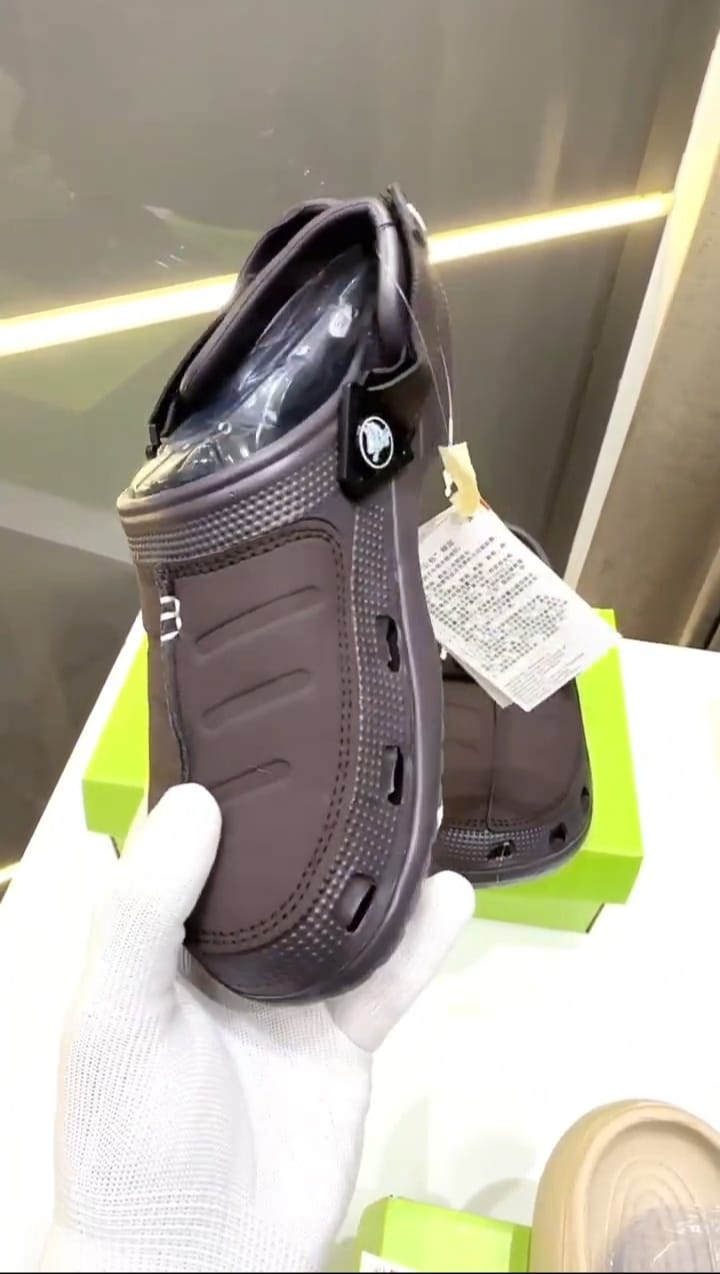 Crocs Yukon Dark Brown Clogs - Image 4