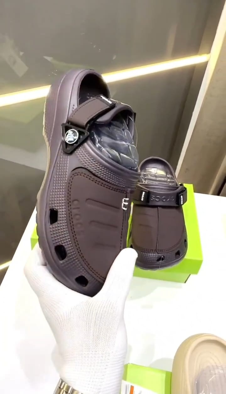 Crocs Yukon Dark Brown Clogs - Image 3